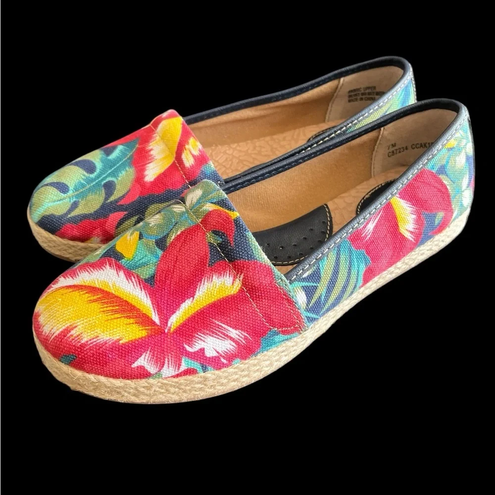 Born‎ BOC Floral Franki Hawaiian Tropical  Womens Size 7 Flat